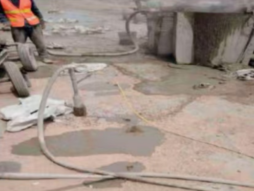 黄岩水泥混凝土路面板底注浆技术 路面脱空注浆整治方案